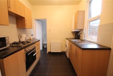 2 bed flat, Oakland Road, Jesmond, Newcastle, NE23DR - Image 3